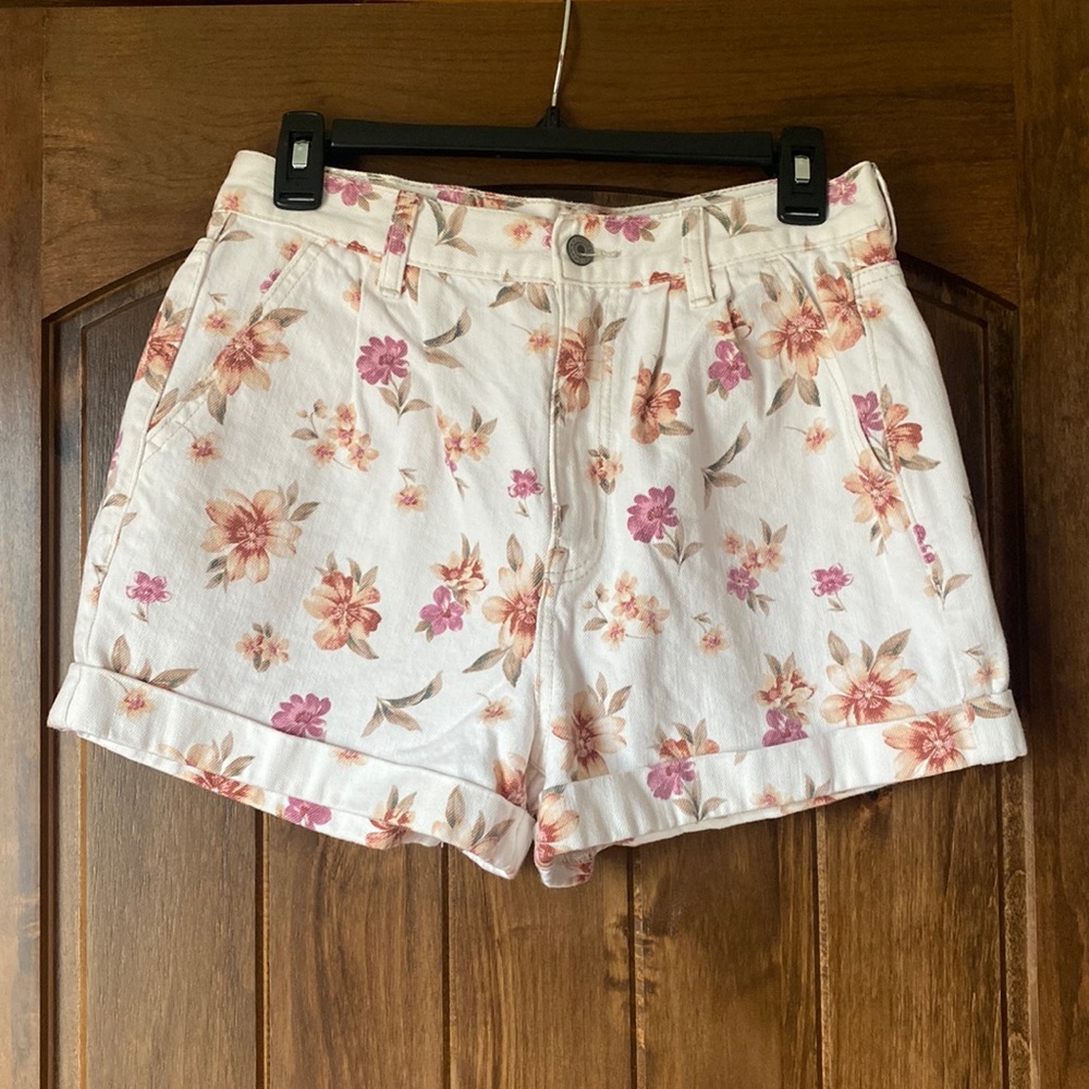 American Eagle High Waisted White Floral Jean Shorts